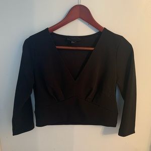 ✨3/$30✨ Long Sleeved Black Crop Top